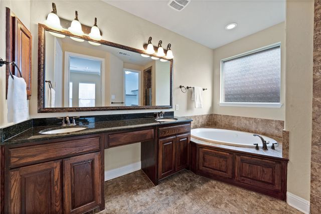 1806 Park Highland Way, Arlington, TX 76012