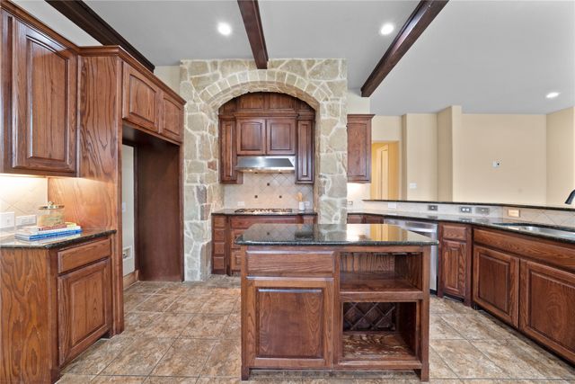 1806 Park Highland Way, Arlington, TX 76012