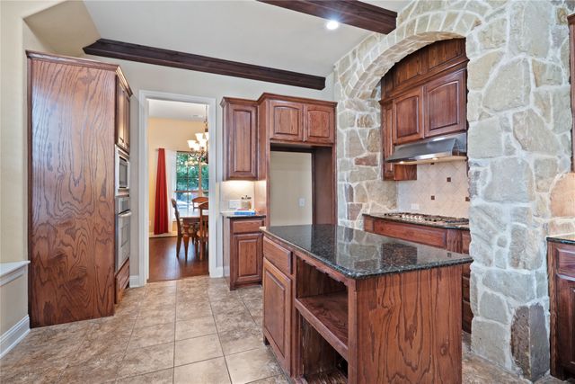 1806 Park Highland Way, Arlington, TX 76012