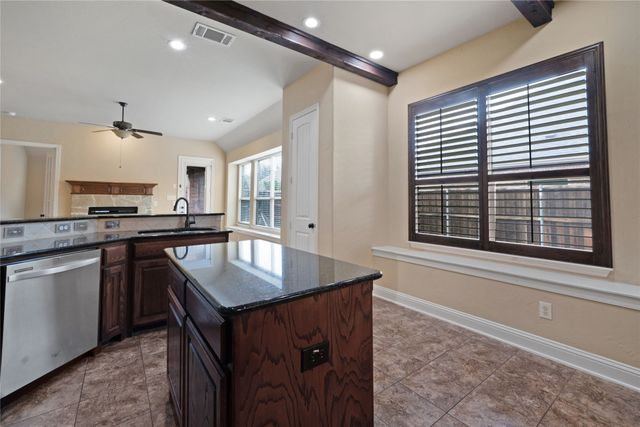 1806 Park Highland Way, Arlington, TX 76012