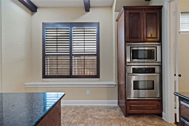 1806 Park Highland Way, Arlington, TX 76012