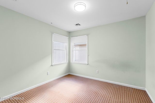 13 Sequoia Drive, Lakewood, NJ 08701