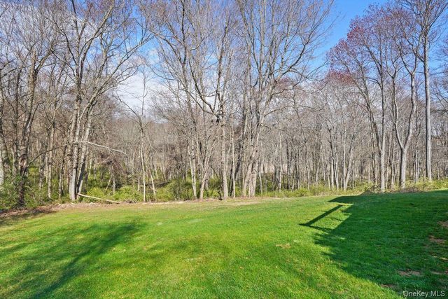 11 Bonny Drive, Somers, NY 10589