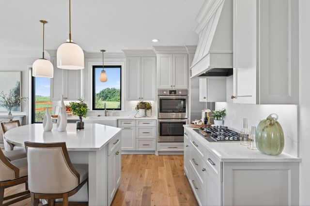 3921 White Oak Lane, Chanhassen, MN 55331