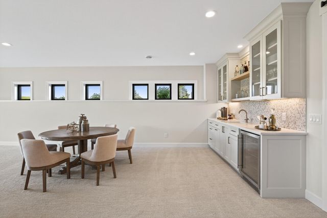 3921 White Oak Lane, Chanhassen, MN 55331