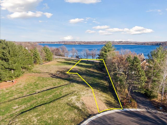 3921 White Oak Lane, Chanhassen, MN 55331