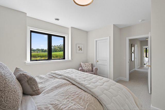 3921 White Oak Lane, Chanhassen, MN 55331