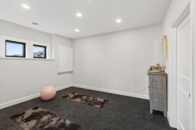 3921 White Oak Lane, Chanhassen, MN 55331