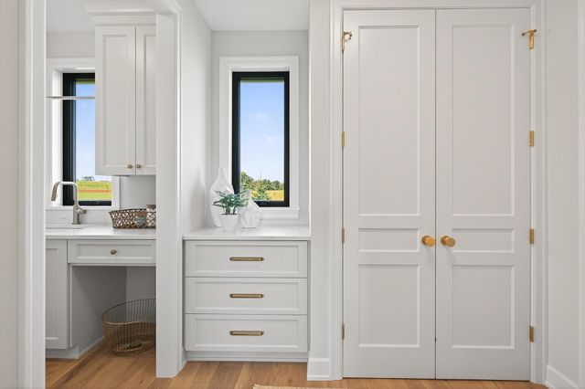 3921 White Oak Lane, Chanhassen, MN 55331