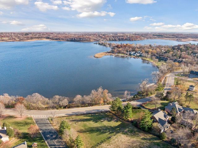 3921 White Oak Lane, Chanhassen, MN 55331