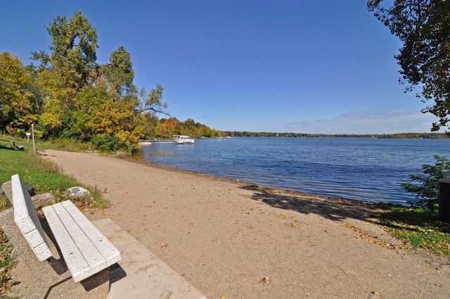 3921 White Oak Lane, Chanhassen, MN 55331