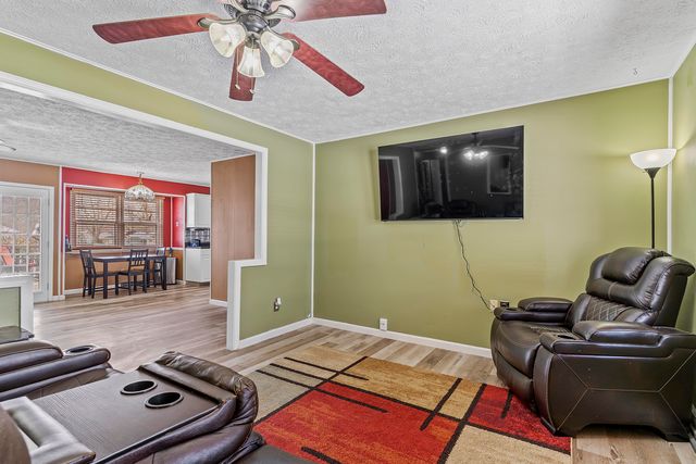 3637 S Fort Avenue, Springfield, MO 65807