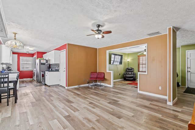 3637 S Fort Avenue, Springfield, MO 65807