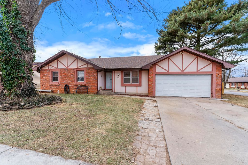 3637 S Fort Avenue, Springfield, MO 65807