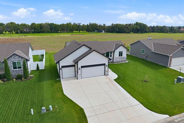 10514 W Wilkinson, Maize, KS 67101
