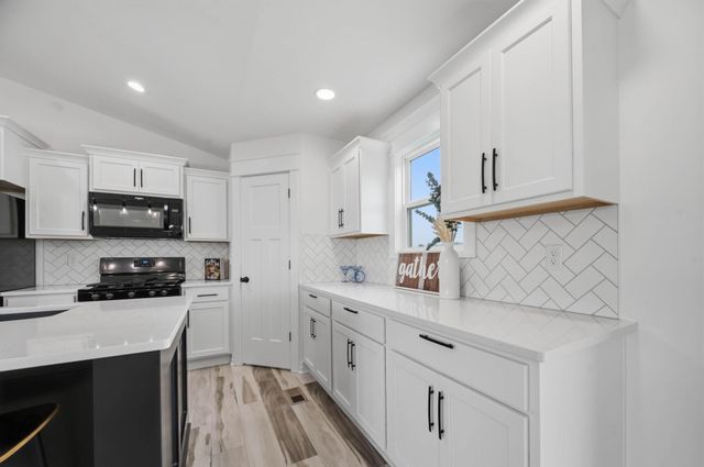10514 W Wilkinson, Maize, KS 67101