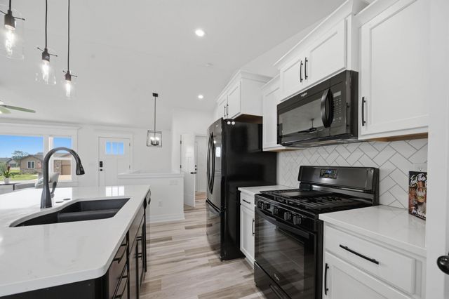 10514 W Wilkinson, Maize, KS 67101