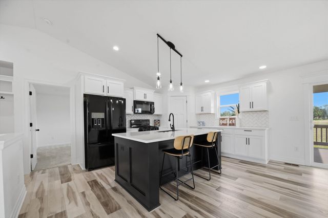 10514 W Wilkinson, Maize, KS 67101