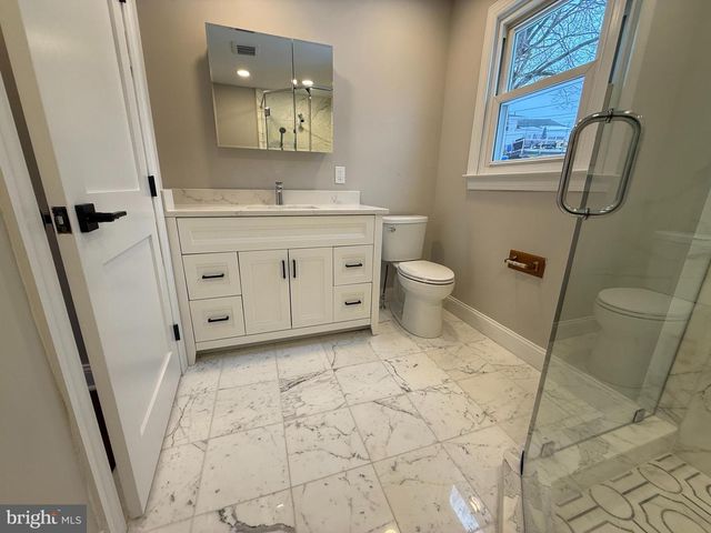 41 DORSET DR, Broomall, PA 19008