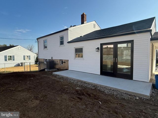 41 DORSET DR, Broomall, PA 19008