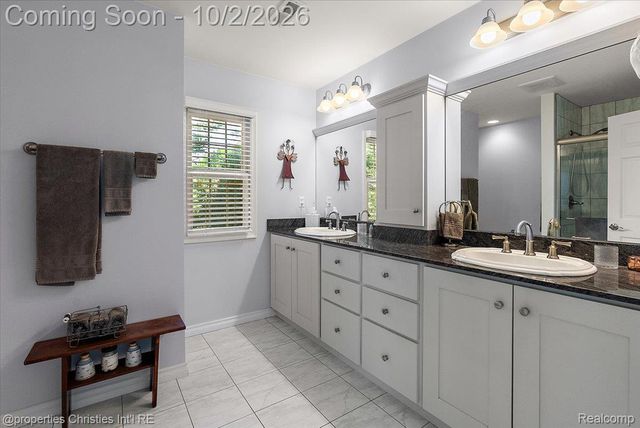 936 S Glenhurst Drive, Birmingham, MI 48009