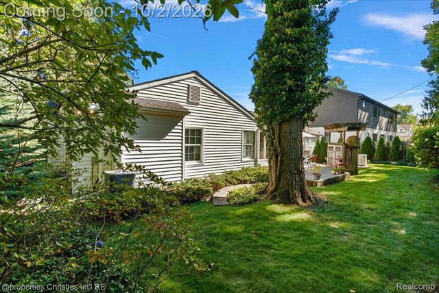 936 S Glenhurst Drive, Birmingham, MI 48009