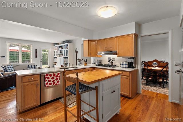 936 S Glenhurst Drive, Birmingham, MI 48009
