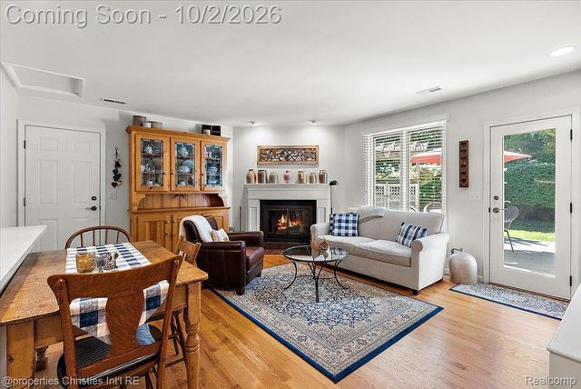 936 S Glenhurst Drive, Birmingham, MI 48009