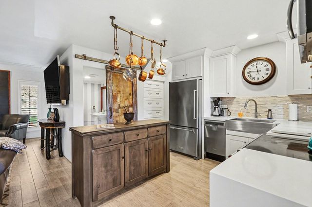 9407 Fondren Road, Houston, TX 77074