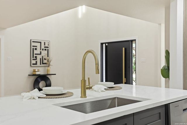 13707 Bluffmont, San Antonio, TX 78216