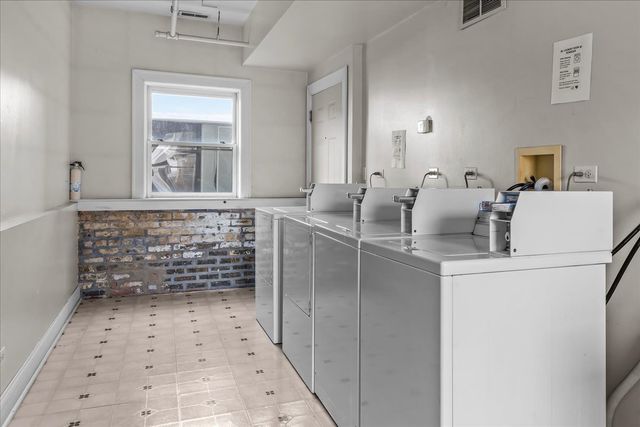 909 Green Bay Road 3S, Winnetka, IL 60093