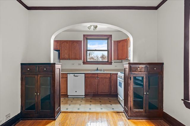 909 Green Bay Road 3S, Winnetka, IL 60093