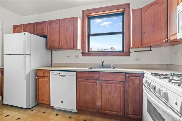909 Green Bay Road 3S, Winnetka, IL 60093