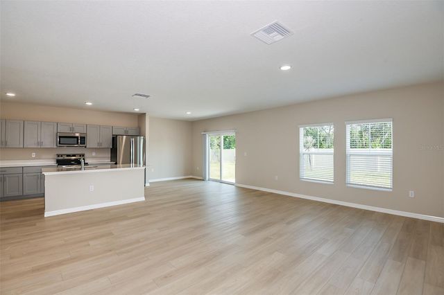9110 BELLEVIEW FOREST PASS, Dade City, FL 33525
