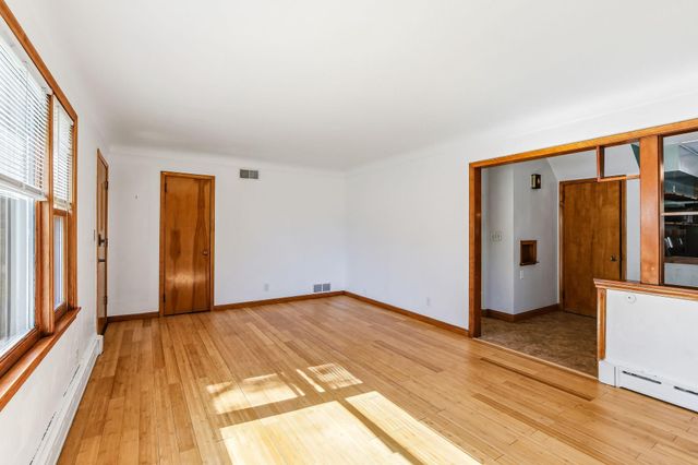 1065 Stryker Avenue, West Saint Paul, MN 55118
