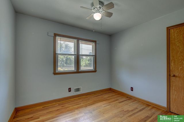 7517 Erskine Street, Omaha, NE 68134