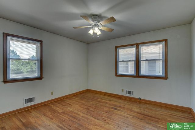 7517 Erskine Street, Omaha, NE 68134