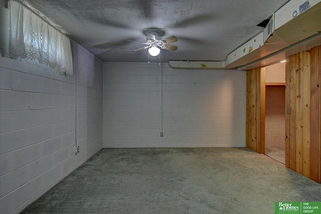 7517 Erskine Street, Omaha, NE 68134