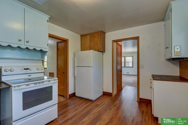 7517 Erskine Street, Omaha, NE 68134