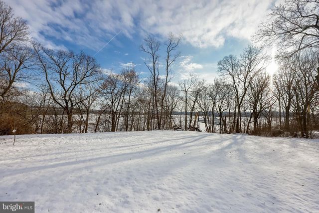 561 MARTICVILLE RD, Pequea, PA 17565