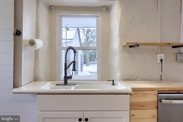 561 MARTICVILLE RD, Pequea, PA 17565