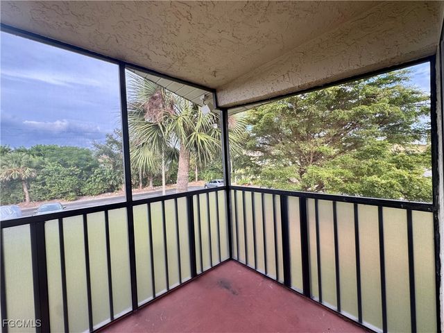 8061 Country RD 202, Fort Myers, FL 33919