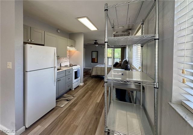 8061 Country RD 202, Fort Myers, FL 33919