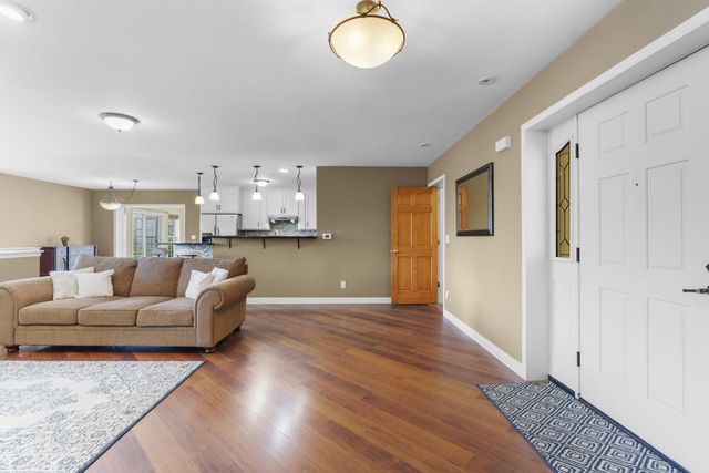 3219 E FALLCREEK LANE, Appleton, WI 54913