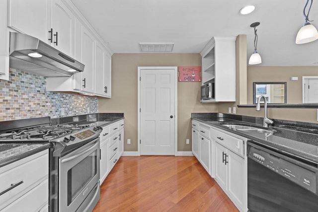 3219 E FALLCREEK LANE, Appleton, WI 54913