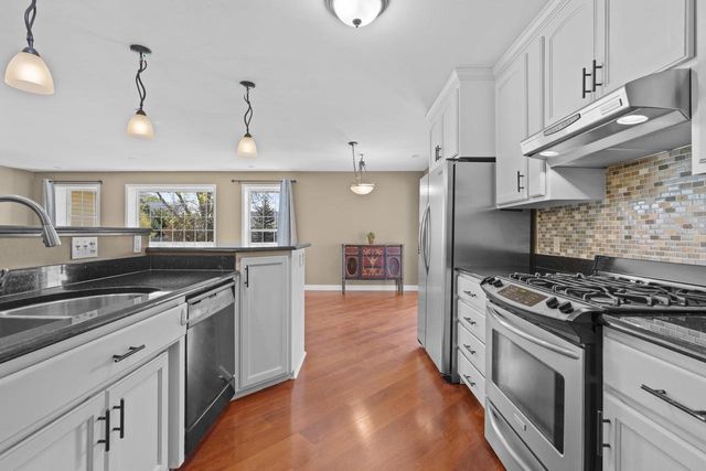 3219 E FALLCREEK LANE, Appleton, WI 54913