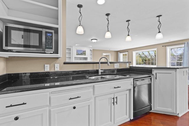 3219 E FALLCREEK LANE, Appleton, WI 54913
