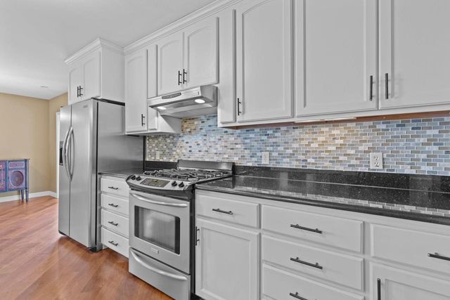 3219 E FALLCREEK LANE, Appleton, WI 54913
