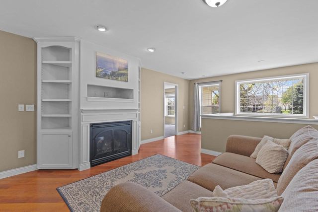 3219 E FALLCREEK LANE, Appleton, WI 54913