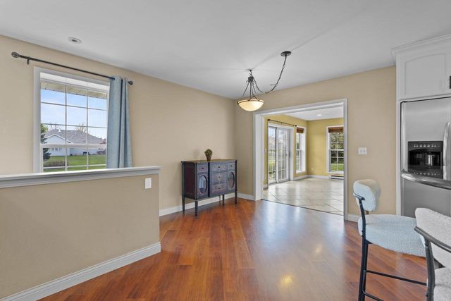 3219 E FALLCREEK LANE, Appleton, WI 54913